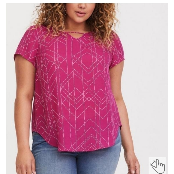 TORRID Geometric Magenta  White Polka Dot Top Keyhole Georgette Blouse. US 0X - Picture 3 of 12